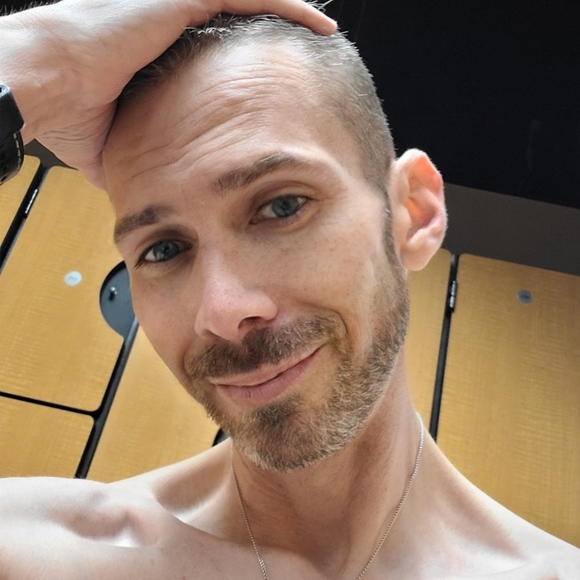 Meet your Posher, Brandon - Picture 9 of 11